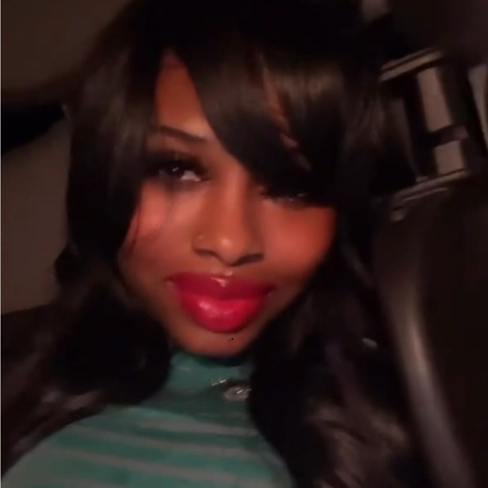 Meet your Posher, Jhonyiah